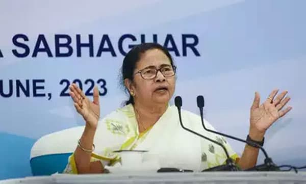 കോണ്‍ഗ്രസിന് സിപിഎമ്മുമായി സഖ്യം; ലോക്‌സഭാ തിരഞ്ഞെടുപ്പില്‍ സഹായിക്കില്ലെന്ന് മമത ബാനര്‍ജി