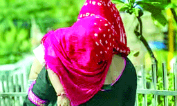 ഉത്തരേന്ത്യയില്‍ കൊടും ചൂട്, പലയിടത്തും 40 ഡിഗ്രിയിലധികം ; മൂന്നു ദിവസത്തിനിടെ മരണം 100 ആയി; 72 മണിക്കൂറിനിടെ യു.പിയില്‍ മരിച്ചത് 54 പേര്‍, ബിഹാറില്‍ 44 പേരും 