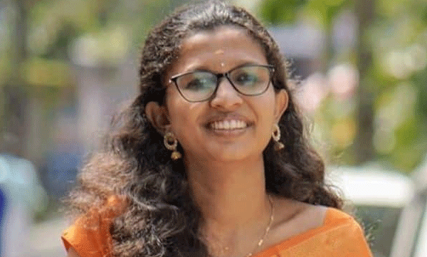 വിദ്യ ഒളിവിൽ താമസിച്ചത് മുൻ എസ്എഫ്ഐ പ്രവർത്തകൻ റോവിത് കുട്ടോത്തി​ന്റെ വീട്ടിലെന്ന് വിവരം