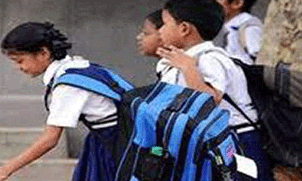 സ്‌കൂള്‍ ബാഗിന്റെ ഭാരം കുട്ടിയുടെ ഭാരത്തിന്റെ 15 ശതമാനം കൂടാന്‍ പാടില്ല: ഉത്തരവിറക്കി കര്‍ണാടക
