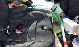 യുകെ-യിലെ ഏറ്റവും വൃത്തികെട്ട കാര്‍ സ്വന്തമായതിനാല്‍ പ്രശസ്തരായി ദമ്പതികള്‍