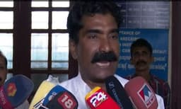 മര്‍ദ്ദിച്ച സിഐടിയു നേതാവിനെ ചര്‍ച്ചയ്ക്ക് കൊണ്ടുവന്നു; ബഹിഷ്‌കരിച്ച് ബസുടമ