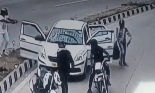 സിനിമാ സ്‌റ്റെലില്‍ പട്ടാപ്പകല്‍ അതിവേഗപാതയില്‍ കാര്‍കൊള്ളയടിച്ച് മുങ്ങി ; സിനിമാസ്‌റ്റൈലില്‍ തന്നെ ദിവസങ്ങള്‍ക്കുള്ളില്‍ പോലീസ് പൊക്കി...!!