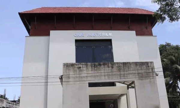 വയോധികൻ  12 മണിക്കൂറിലധികം ലിഫ്റ്റിൽ കുടുങ്ങി , ഒടുവിൽ രക്ഷയ്ക്കെത്തിയത് വീട്ടുകാർ തന്നെ