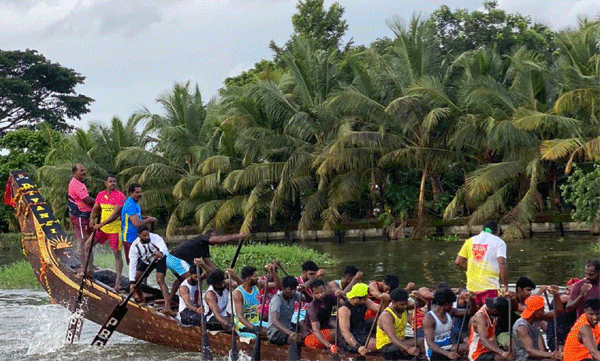 ഓളപ്പരപ്പിന് തീപിടര്‍ത്തി  ജലരാജാക്കന്മാരുടെ പോരാട്ടം;കുട്ടനാടിനെ ത്രസിപ്പിച്ച് ചമ്പക്കുളം മൂലം വള്ളംകളിയുടെ ട്രയൽസ്