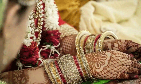 വിവാഹാഘോഷങ്ങള്‍ക്കിടയില്‍ അമ്മായിയമ്മ പുകവലിച്ച് ഡിജെ ഗാനങ്ങള്‍ക്കൊപ്പം നൃത്തം ചെയ്തു; വിവാഹം വേണ്ടെന്ന് വച്ച് വരന്‍