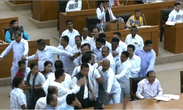 കേരള മോഡല്‍ ത്രിപുരയിലും; ബജറ്റ് സമ്മേളനത്തിനിടെ പ്രതിപക്ഷവും ഭരണപക്ഷവും ഏറ്റുമുട്ടി