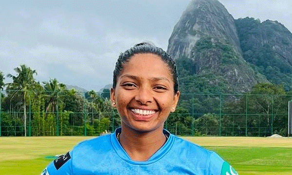 സ്‌പെഷ്യല്‍ ക്ലാസ്സെന്ന് പറഞ്ഞ് പോയിരുന്നത് പാടത്ത് ക്രിക്കറ്റ് കളിക്കാന്‍ ;  മടല്‍ബാറ്റുമായി കോളനിയിലെ കൂലിപ്പണിക്കാരന്റെ മകള്‍ മിന്നു പടികള്‍ നടന്നുകയറിയത് ഇന്ത്യന്‍ ടീമിലേക്ക്