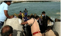 
മുതലപ്പൊഴിയില്‍ മത്സ്യബന്ധന വള്ളം മറിഞ്ഞുണ്ടായ അപകടം; മൂന്നാമത്തെ മൃതദേഹവും കണ്ടെത്തി