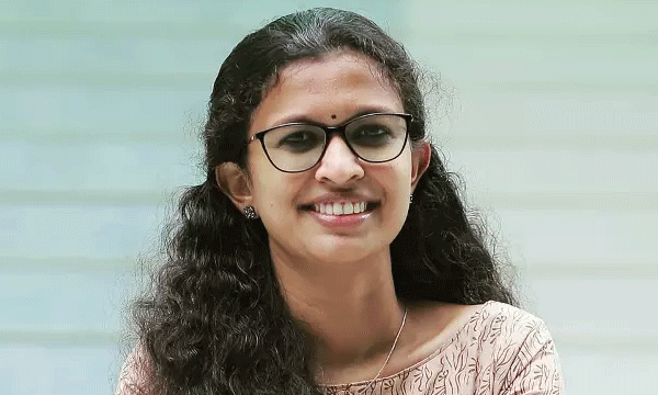 പോലീസ് ഗൂഗിളിന്റെ സഹായം തേടി ; കെ. വിദ്യ സമര്‍പ്പിച്ച വ്യാജരേഖ കണ്ടെത്തി ; പ്രിന്റ് എടുത്തത് പാലാരിവട്ടത്തെ കഫേയില്‍ 
