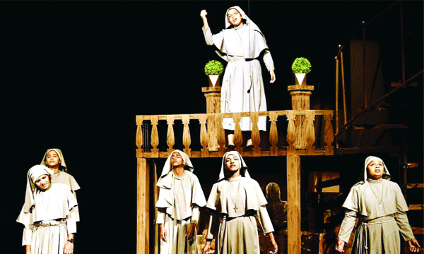 നിര്‍ത്തിവച്ച കക്കുകളി വീണ്ടും അരങ്ങിലേക്ക് ; നെയ്തല്‍ നാടകസംഘത്തിന് പകരം ടീം കക്കുകളി പുന്നപ്ര എന്ന പേരില്‍  അവതരിപ്പിക്കും ; നാടകം ക്രൈസ്തവിരുദ്ധതയല്ലെന്ന് സംവിധായകന്‍  