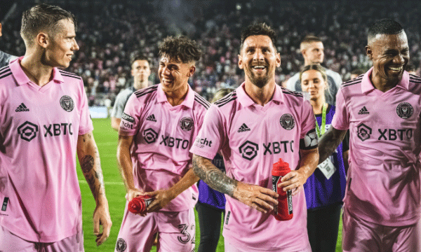 സ്‌റ്റൈലന്‍ ഗോളോടെ മെസ്സി അരങ്ങേറി ; താരത്തിന്റെ ആദ്യ മത്സരത്തില്‍ മിയാമിക്ക് ജയം