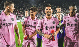 സ്‌റ്റൈലന്‍ ഗോളോടെ മെസ്സി അരങ്ങേറി ; താരത്തിന്റെ ആദ്യ മത്സരത്തില്‍ മിയാമിക്ക് ജയം