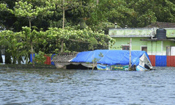 കുട്ടനാട് പാക്കേജില്‍ 37 കോടി രൂപയുടെ പദ്ധതികള്‍ക്ക് ഭരണാനുമതി ; രണ്ടുവര്‍ഷം മുമ്പ് പ്രഖ്യാപിച്ച 2447 കോടിയുടെ പാക്കേജ് എങ്ങുമെത്താതെ ഫയലിനുള്ളില്‍ ഉറങ്ങുന്നു