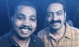 പുഞ്ചിരി വീണ്ടെടുത്ത് മഹേഷ് കുഞ്ഞുമോന്‍; സൈജു കുറുപ്പിനൊപ്പമുളള ചിത്രം പങ്കുവെച്ച് താരം 

