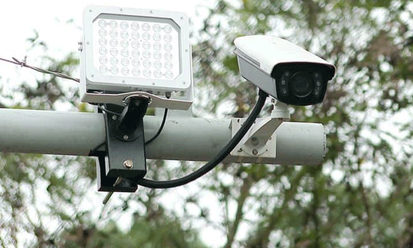 എ ഐ ക്യാമറയിൽ കുടുങ്ങി എംപിമാരും എംഎൽഎമാരും; 328 സർക്കാർ വാഹനങ്ങൾക്ക് പിഴയിട്ട് എംവിഡി 