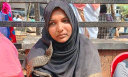 ഹർഷിനയുടെ വയറ്റിൽ കുടുങ്ങിയ കത്രിക:   പൊലീസും ഡോക്ട‍ർമാരും രണ്ട് തട്ടിൽ; മെഡിക്കൽ കോളജിന്റേതല്ലെന്ന് മെഡിക്കൽ ബോർഡ്