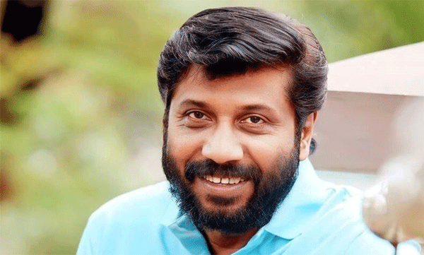 മലയാളത്തിന്റെ പ്രിയ സംവിധായകൻ സിദ്ദിഖിന് വിട നൽകി  കേരളക്കര