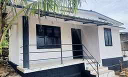 അച്ഛന്‍ ഉപേക്ഷിച്ചു, അമ്മ അര്‍ബുദം ബാധിച്ചു മരിച്ചു ; പെരുവഴിയില്‍ അനാഥരായ കുട്ടികള്‍ക്കും മുത്തശ്ശിക്കും കാരുണ്യഭവനം കൂട്ടായ്മയുടെ കൈത്താങ്ങ് ; അക്ഷരയ്ക്കും ആദിത്തിനും വീടായി