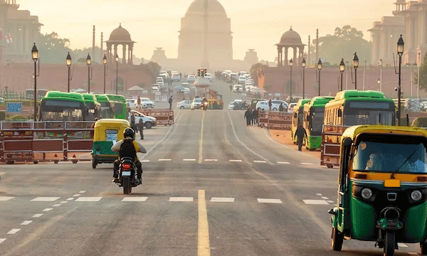 ഡല്‍ഹിയില്‍ വിന്യസിപ്പിക്കുന്നത് 10,000 പോലീസുകാരെ ; ദേശീയപതാക ഡിപിയാക്കാന്‍ ആഹ്വാനം ചെയ്ത് പ്രധാനമന്ത്രി