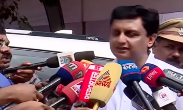 മാസപ്പടിയില്‍ പ്രതികരിക്കാതെ മന്ത്രി റിയാസ്; വിവാദങ്ങള്‍ക്ക് പിന്നില്‍ മാധ്യമ ഉടമകളുടെ താല്‍പര്യമെന്ന് 