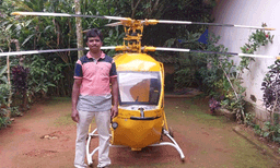 ഒരിക്കല്‍പോലും ഹെലികോപ്റ്ററില്‍ കയറിയിട്ടില്ല ; അറിയാവുന്ന ലെയ്ത്ത് പണിയും സ്വന്തം ആശയങ്ങള്‍ പരീക്ഷിച്ചും കര്‍ഷകന്‍ ഒരു പറക്കുന്ന സൈനിക ഹെലികോപ്റ്റര്‍ അങ്ങുണ്ടാക്കി