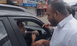 ഇടുക്കിയില്‍ ഹർത്താലനുകൂലികൾ  ശബരിമല തീർത്ഥാടനം കഴിഞ്ഞ് മടങ്ങിയെത്തിയ ഡ്രൈവറെ  മര്‍ദ്ദിച്ചു