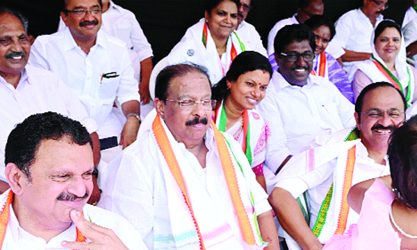 ഇപ്പോള്‍ കിട്ടിയത് 19 വര്‍ഷം മുന്‍പുള്ള സ്ഥാനം ;  കോണ്‍ഗ്രസ് പ്രവര്‍ത്തക സമിതി പുനഃസംഘടനയില്‍ ചെന്നിത്തല പക്ഷത്തിന് നിരാശ