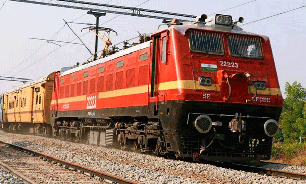 ട്രെയിനുകൾക്ക് നേരെ കല്ലെറിഞ്ഞ സംഭവം; 50 പേർ കസ്റ്റഡിയിൽ