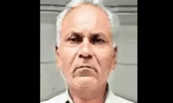 കണ്ടുകൊണ്ടിരുന്ന പോണ്‍വീഡിയോയില്‍ ഭാര്യയും കാമുകനുമെന്ന് സംശയം ; 51 കാരന്‍ പങ്കാളിയെ ചാക്കു സൂചിയുപയോഗിച്ച് ആക്രമിച്ചു