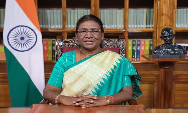 ഐശ്വര്യത്തിന്റെയും ഒത്തൊരുമയുടെയും ഓണം ആശംസിച്ച് രാഷ്ട്രപതി
