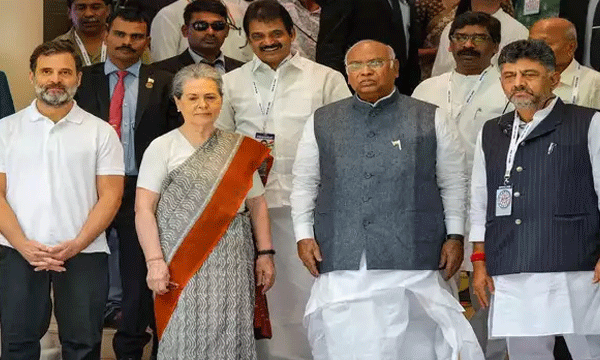 28 പാര്‍ട്ടികളുടെ 63 പ്രതിനിധികള്‍ ; കണ്‍വീനറെയും ലോഗോയും പുറത്തുവിടും; 'ഇന്‍ഡ്യ'യുടെ മൂന്നാമത്തെ യോഗം ഇന്ന് മുംബൈയില്‍ 