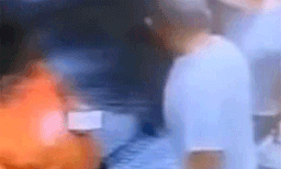 ചുറ്റം ഇരുട്ട്, ഭയാനകമായ അന്തരീക്ഷം, ചിലര്‍ വായുവില്‍ പൊങ്ങി..:  പ്രവര്‍ത്തനം നിലച്ച ലിഫ്റ്റിലെ ഞെട്ടിക്കുന്ന ദൃശ്യങ്ങള്‍ പുറത്ത് 

