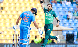 ഏഷ്യകപ്പ് : പാക്കിസ്ഥാനെതിരെ ഇന്ത്യക്ക് മോശം തുടക്കം 