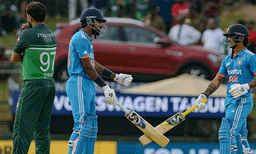  പൊരുതിയത്  ഹാര്‍ദ്ദിക് പാണ്ഡ്യ-ഇഷാന്‍ കിഷന്‍ സഖ്യം ; പാകിസ്താന് ജയിക്കാന്‍ 267 റണ്‍സ്
