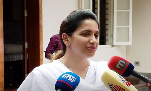 സൈബര്‍ ആക്രമണങ്ങള്‍ തടയാന്‍ ശക്തമായ നിയമനിര്‍മ്മാണം വേണം; ചാണ്ടി ഉമ്മന്‍ വലിയ ഭൂരിപക്ഷം നേടുമെന്ന് അച്ചു ഉമ്മന്‍ 