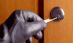 ഒറ്റരൂപാ പോലും കിട്ടിയില്ല, അതുകൊണ്ട് എന്നെ അന്വേഷിക്കണ്ട, ബാങ്ക് കൊള്ളാം; മോഷ്ടിക്കാനെത്തിയ കള്ളന്റെ കുറിപ്പ് വൈറൽ