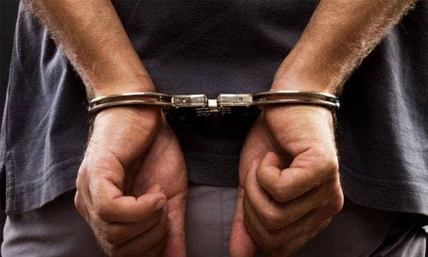 മയക്കുമരുന്ന് സംഘം സഞ്ചരിച്ച ആഡംബര കാര്‍ മറിഞ്ഞു; രണ്ടുപേര്‍ പിടിയില്‍