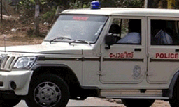 സൈഡ് നല്‍കുന്നതിനെ ചൊല്ലി തര്‍ക്കം; യുവതിയെ പൊലീസുകാരന്‍ മര്‍ദിച്ചു