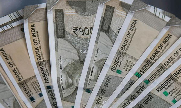 25 കാരിക്ക് നഗരത്തില്‍ മേയറാകാന്‍ പണം വേണം ; ഡോക്ടര്‍മാരില്‍ നിന്നും 50 ലക്ഷം തട്ടാന്‍ പദ്ധതിയിട്ടു ; വിളിച്ചത് കുപ്രസിദ്ധ ഗുണ്ടാഗാംഗിനെ