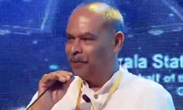 ആണ്‍കരുത്തുളള മുഖ്യമന്ത്രി ഇരിക്കുന്നിടത്ത് ആണ്‍കരുത്തുള്ള പ്രതിമ നല്‍കണം ; അലന്‍സിയററുടെ പ്രസംഗം വിവാദമായി ; ആര്‍ടിസ്റ്റ് ബേബി ഇത്രയ്ക്ക് ചീപ്പാണോന്ന് സോഷ്യല്‍ മീഡിയ