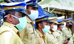 ദിവസം 34,000 രൂപയ്ക്ക് ഒരു പോലീസ് ഇന്‍സ്പക്ടറെ സുരക്ഷാ ചുമതലയ്ക്ക് കിട്ടും ; പോലീസ് നായയെയും പോലീസിന്റെ ഉപകരണങ്ങളും ഇങ്ങിനെ കിട്ടും...!!