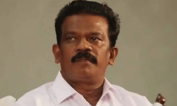 'എനിക്ക് അയിത്തമുണ്ട്, എന്റെ പൈസയ്ക്ക് അയിത്തമില്ല': ക്ഷേത്ര ഉദ്ഘാടനത്തിനിടയില്‍ അയിത്തം നേരിട്ടെന്ന് മന്ത്രി  രാധാകൃഷ്ണന്‍ 
