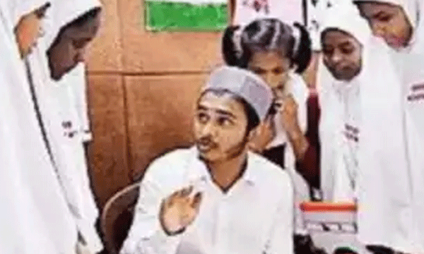 കൈവണ്ടി വലിക്കുന്നയാളുടെ തുകല്‍ വ്യവസായിയായ മകന്‍ ; 25 കാരന്‍ റഹ്മാനി ആറു ദിവസം കൊണ്ട് ഉണ്ടാക്കിയത് ആറു കോടി രുപ