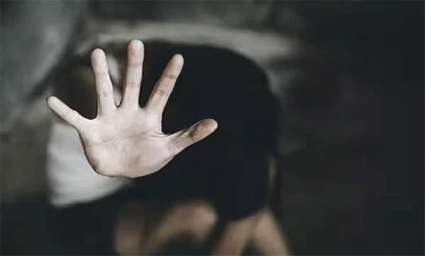 ആവശ്യപ്പെട്ട കൊള്ളപ്പലിശ നല്‍കിയില്ല; ബിഹാറില്‍ ദളിത് യുവതിയെ നഗ്നയാക്കി മര്‍ദിച്ച് മൂത്രം കുടിപ്പിച്ചു