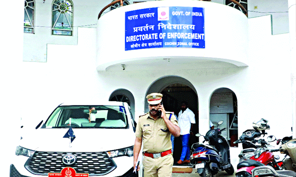 കള്ളപ്പണം വെളുപ്പച്ചെന്ന സംശയം ; പോപ്പുലര്‍ ഫ്രണ്ടിന്റെ നേതാക്കളുടെ വീട്ടില്‍ ഇ.ഡി. പരിശോധന