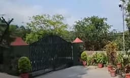 
ഷോളയൂര്‍ പ്രീ മെട്രിക് ഹോസ്റ്റലില്‍ ആദിവാസി പെണ്‍കുട്ടികളുടെ വസ്ത്രമഴിച്ച് പരിശോധന; നാല് ജീവനക്കാര്‍ക്കെതിരെ കേസ്