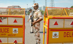 ന്യൂസ്‌ക്ലിക്കിന് ചൈനീസ് ഫണ്ടെന്ന് ആരോപണം ; ഡല്‍ഹിയില്‍ എഴുത്തുകാരുടെയും മാധ്യമപ്രവര്‍ത്തകരുടേയും വീടുകളില്‍ റെയ്ഡ്