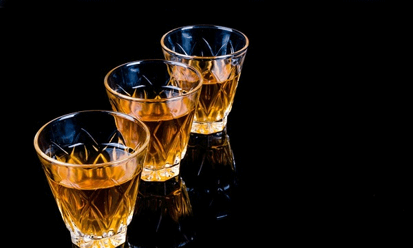 സംസ്ഥാനത്ത് ഇന്നുമുതല്‍ വിദേശമദ്യത്തിന്റെയും വിദേശനിർമിത വൈനിന്റെയും വില കൂടും 