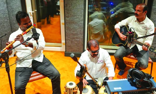 ഈ ലോകം കാണുന്നു ഞങ്ങള്‍ പാട്ടിലൂടെ...!